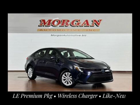 Used 2025 Toyota Corolla LE w/ LE Premium Package FWD image 1