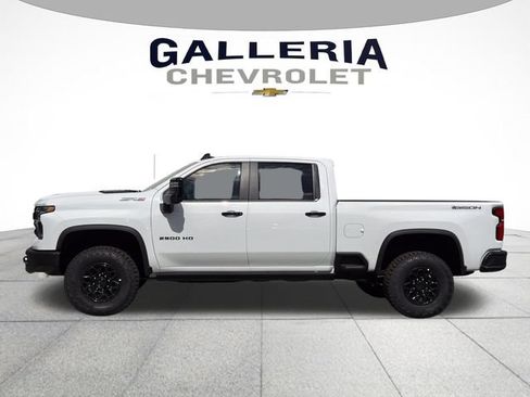 New 2026 Chevrolet Silverado 2500 ZR2 w/ ZR2 Bison Edition AWD/4WD image 4