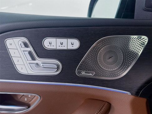 Used 2024 Mercedes-Benz GLS 450 4MATIC image 9