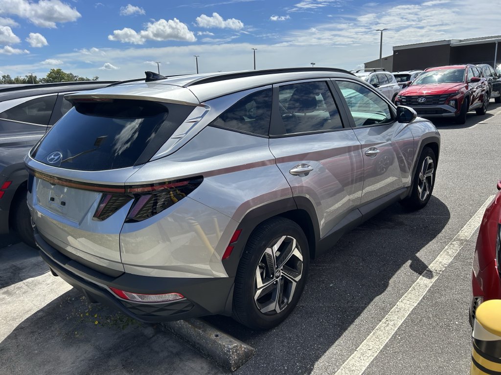 Used 2022 Hyundai Tucson SEL w/ Convenience + Premium Package FWD image 3