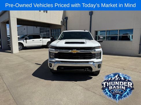 Used 2024 Chevrolet Silverado 2500 LT w/ Convenience Package AWD/4WD image 9