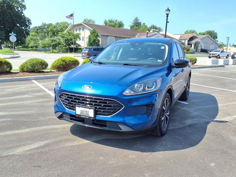 Used 2022 Ford Escape SE w/ SE Sport Appearance Package FWD image 29