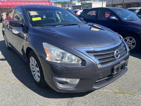 Used 2013 Nissan Altima 2.5 S FWD image 4