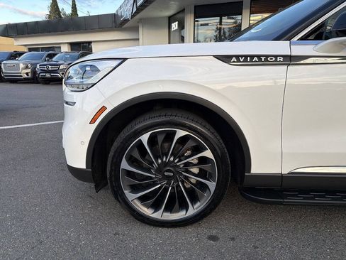 Used 2021 Lincoln Aviator Reserve w/ Equipment Group 201A AWD/4WD image 14