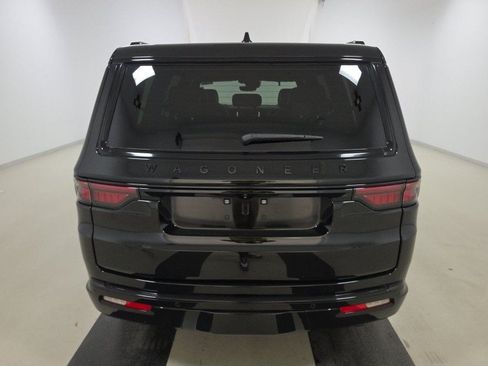 Used 2022 Jeep Wagoneer Series II RWD image 6