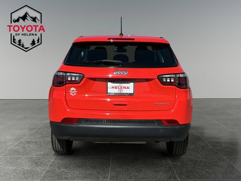 Used 2018 Jeep Compass Sport FWD image 4