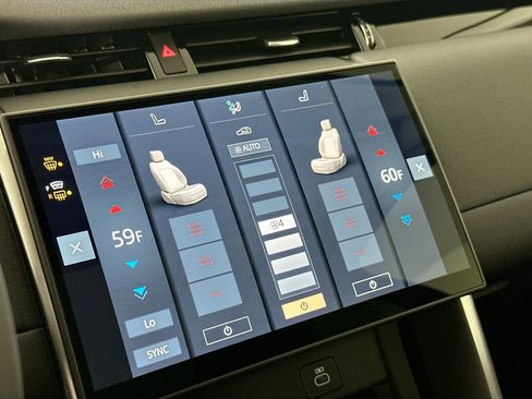 Certified 2025 Land Rover Discovery Sport S image 18