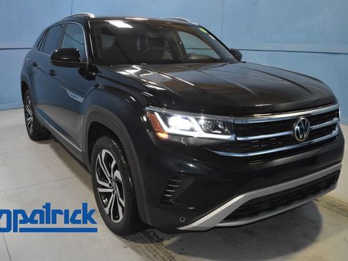 Used 2022 Volkswagen Atlas Cross Sport SEL image 1
