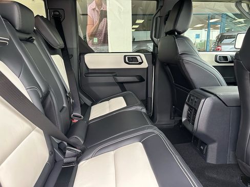 New 2026 Ford Bronco Outer Banks w/ Sasquatch Package AWD/4WD image 35
