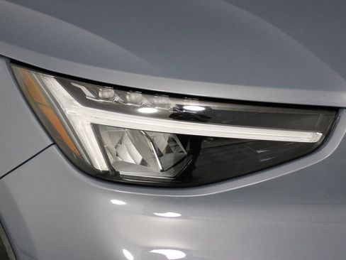 Certified 2023 Volvo XC40 Recharge Core image 23