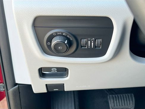 Used 2022 Jeep Grand Cherokee L Overland w/ Advanced Protech Group III image 10