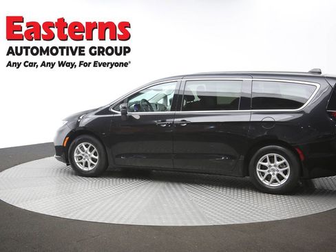 Used 2023 Chrysler Pacifica Touring-L FWD image 62