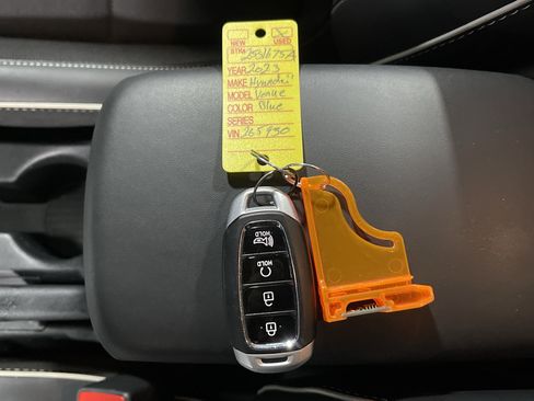 Used 2023 Hyundai Venue Limited w/ Cargo Package image 25