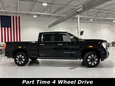 Used 2024 GMC Sierra 2500 Denali w/ Technology Package image 2