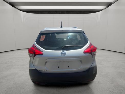 Used 2020 Nissan Kicks SV FWD image 7