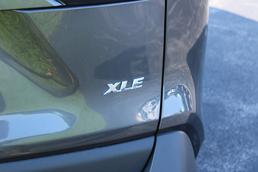 Used 2025 Toyota RAV4 XLE FWD image 9