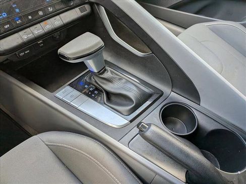 Used 2023 Hyundai Elantra SEL image 15