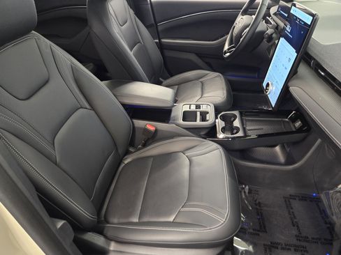 New 2025 Ford Mustang Mach-E Premium image 22