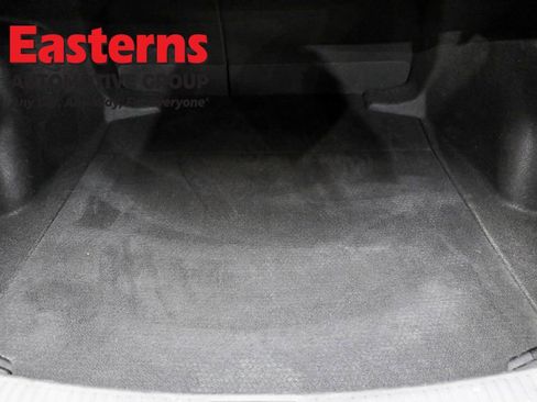 Used 2022 Toyota Corolla LE image 9