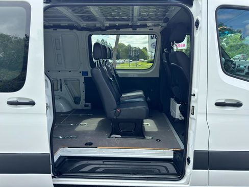 Used 2019 Mercedes-Benz Sprinter 144 image 19