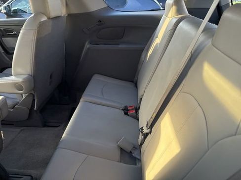 Used 2015 GMC Acadia SLT image 6