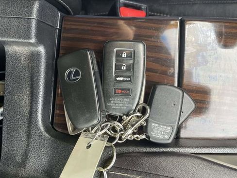 Used 2016 Lexus ES 350 w/ Ultra Luxury Package image 33