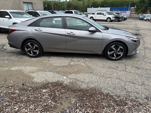 Used 2023 Hyundai Elantra SEL w/ Convenience Package FWD image 7