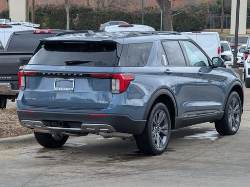 New 2026 Ford Explorer Active image 3