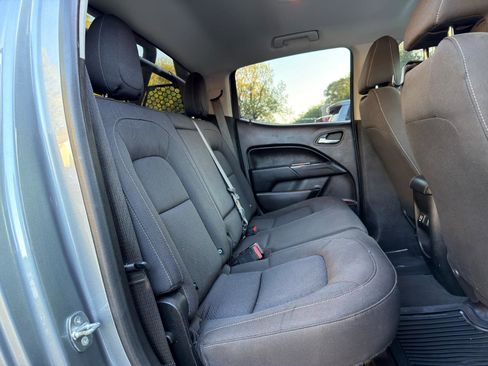 Used 2021 Chevrolet Colorado LT AWD/4WD image 16