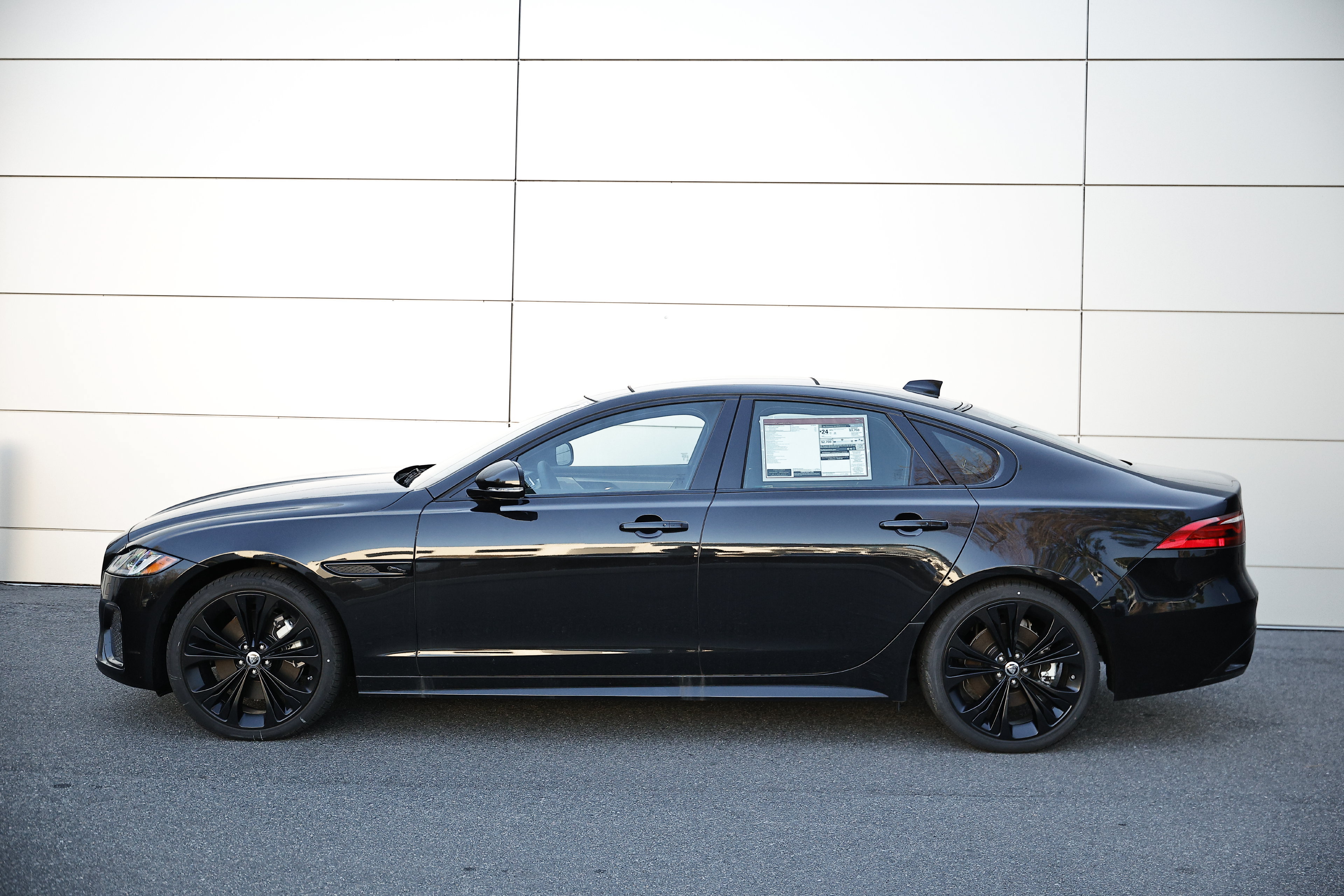 New 2024 Jaguar XF R-Dynamic SE AWD/4WD image 4