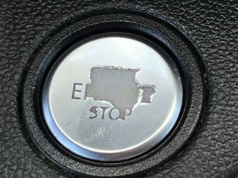 Used 2014 Volkswagen Beetle TDI FWD image 38