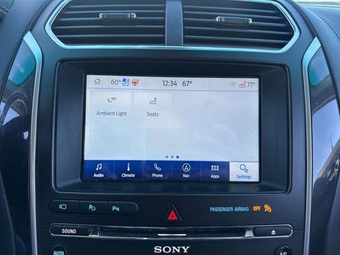 Used 2016 Ford Explorer Platinum image 46