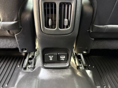 Used 2018 Jeep Compass Latitude w/ Popular Equipment Group AWD/4WD image 13