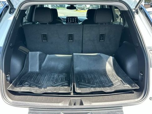 Used 2023 Chevrolet Blazer LT w/ Convenience Package FWD image 19