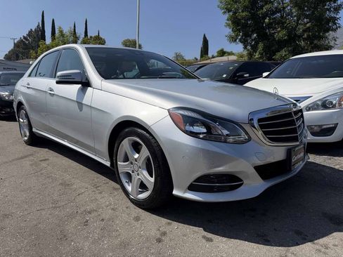 Used 2014 Mercedes-Benz E 350 4MATIC Sedan image 1