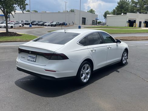 Used 2025 Honda Accord LX image 10