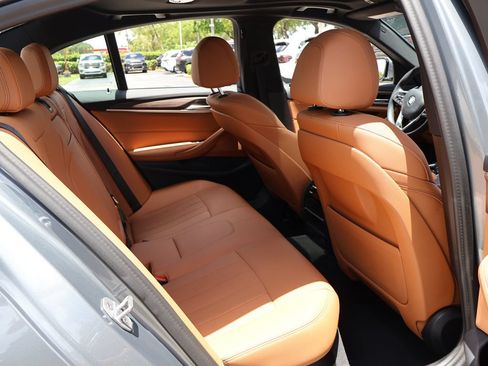 Used 2023 BMW 530i w/ Convenience Package RWD image 34
