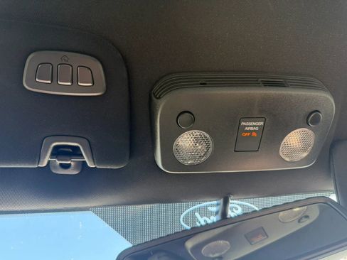 Used 2021 Ford Mustang Shelby GT500 w/ Technology Package image 26