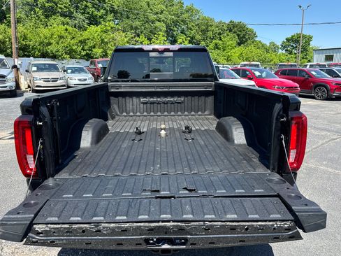 Used 2022 GMC Sierra 3500 Denali w/ Denali Ultimate Package AWD/4WD image 18