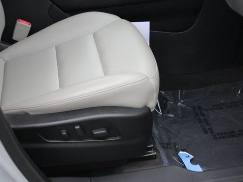 Used 2020 Cadillac XT4 Luxury image 28