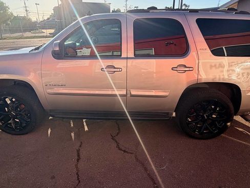 Used 2007 GMC Yukon SLT w/ SLT Preferred Equipment Group image 12