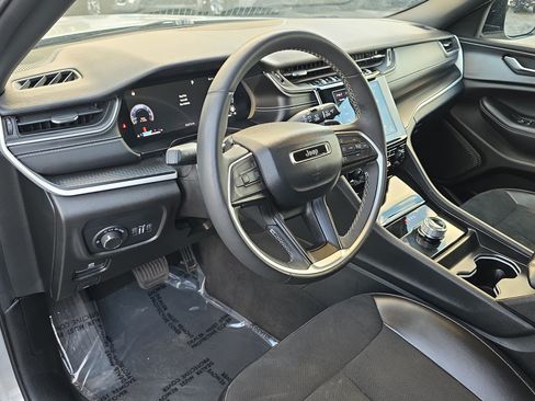 Used 2023 Jeep Grand Cherokee L Laredo RWD image 22