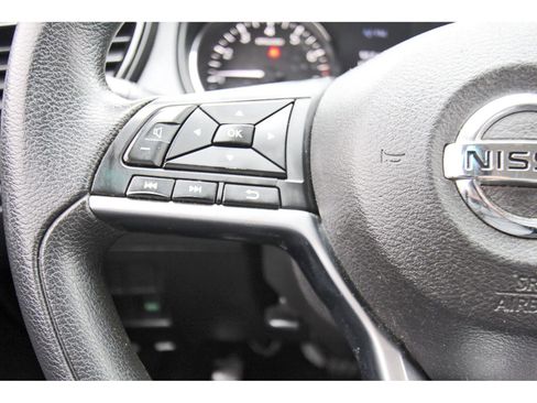 Used 2019 Nissan Rogue Sport SV image 18