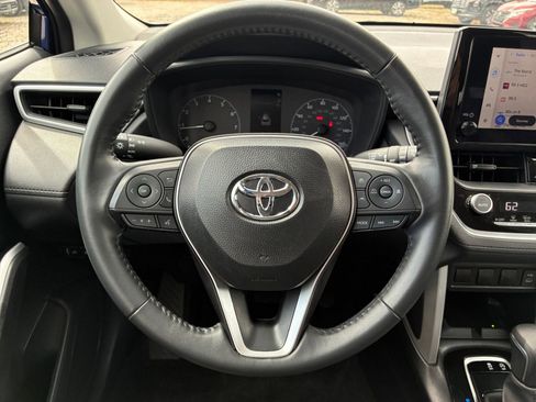 Used 2025 Toyota Corolla Cross LE image 22