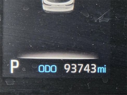 Used 2022 Toyota Sienna XLE image 40