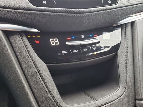 Used 2023 Cadillac XT5 Luxury image 32