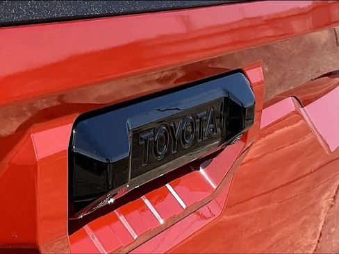 Used 2025 Toyota Tundra Limited w/ TRD Off-Road Package AWD/4WD image 31