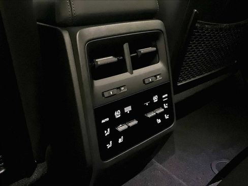 Used 2024 Porsche Macan 4 Electric image 30