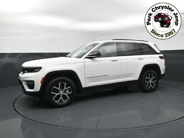 Certified 2025 Jeep Grand Cherokee Limited AWD/4WD image 2