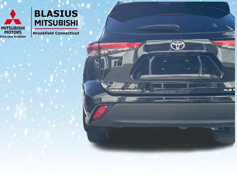 Used 2021 Toyota Highlander XLE image 36